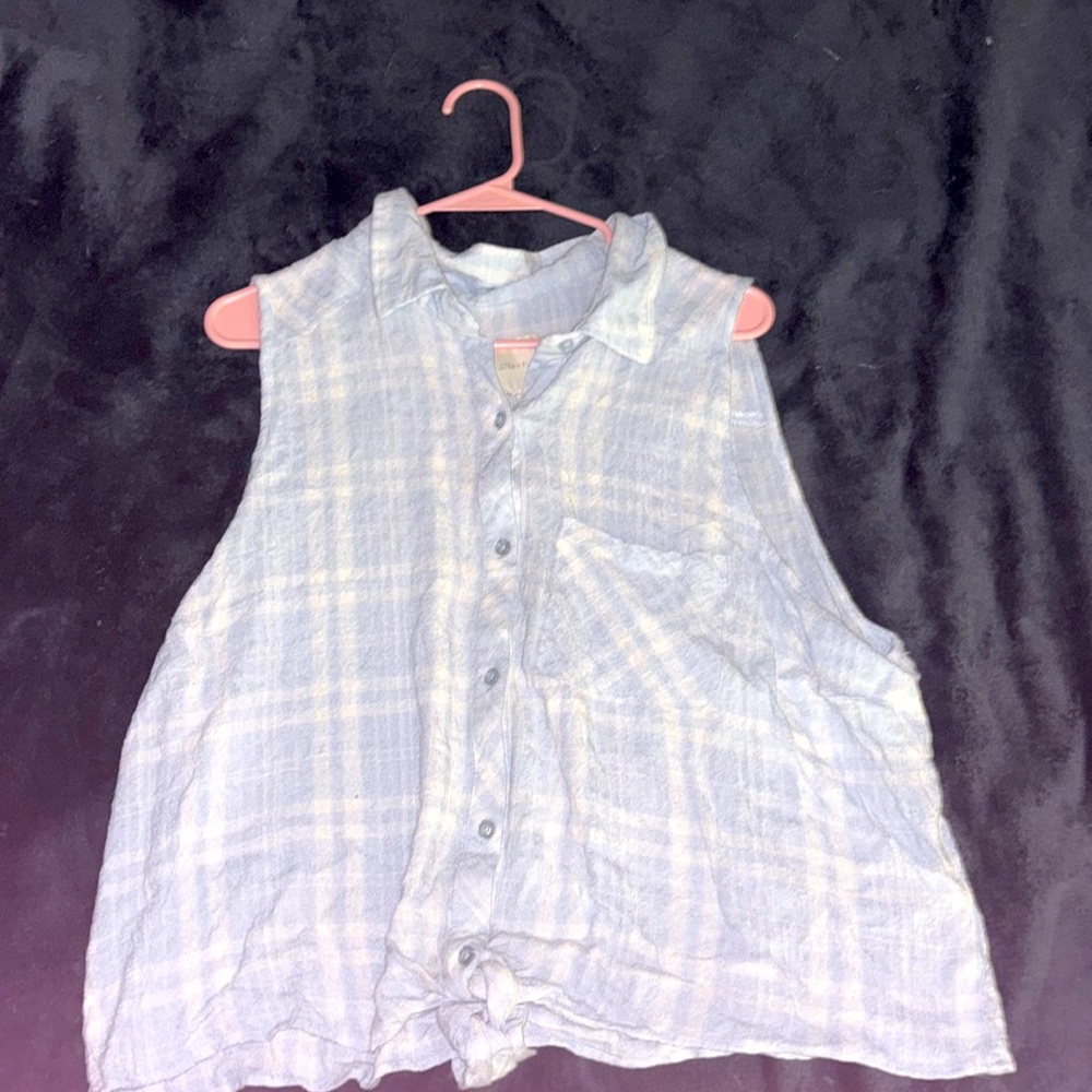 Blue plaid, sleeveless blouse. Ultra Flirt. Size:2x